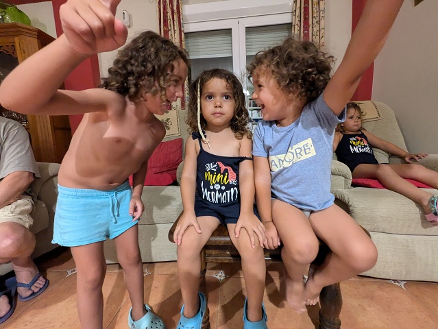 PXL 20240808 203836304